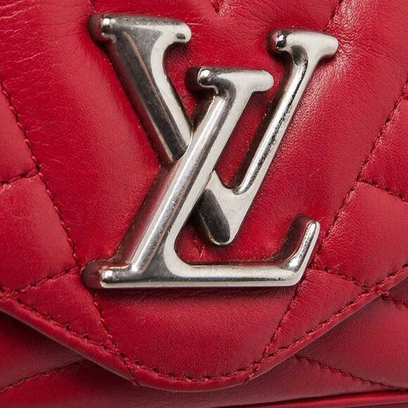 Louis Vuitton Red Quilted Leather New Wave Chain Pochette Bag - Picture 4 of 12